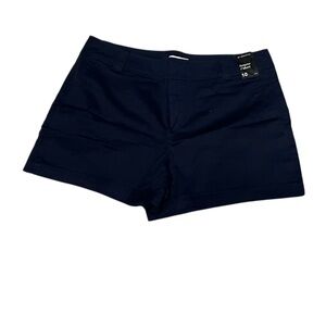 NWT NY & Co 4 inch Hampton short
Navy Blue
Size 10